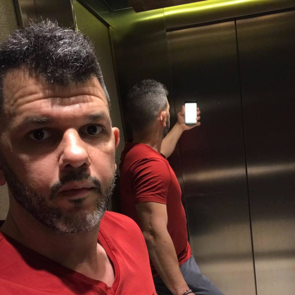 Meet your Posher, Elias